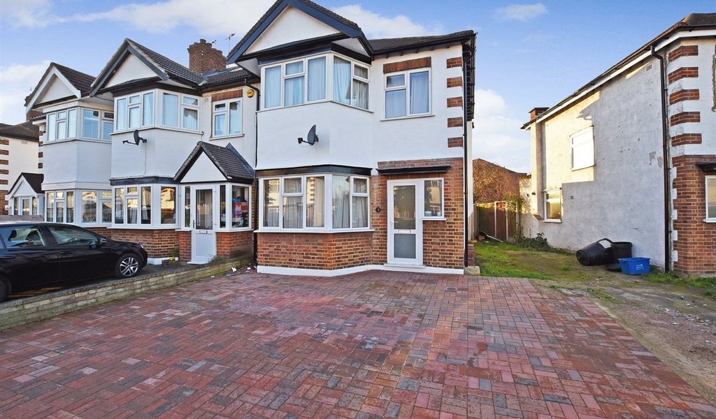 Deynecourt Gardens, Wanstead