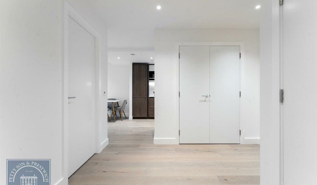 4 Paragon Square, London