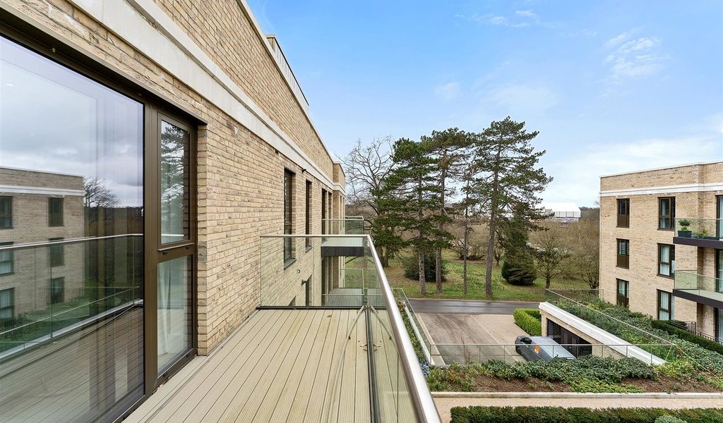 Daffodil Crescent, Barnet