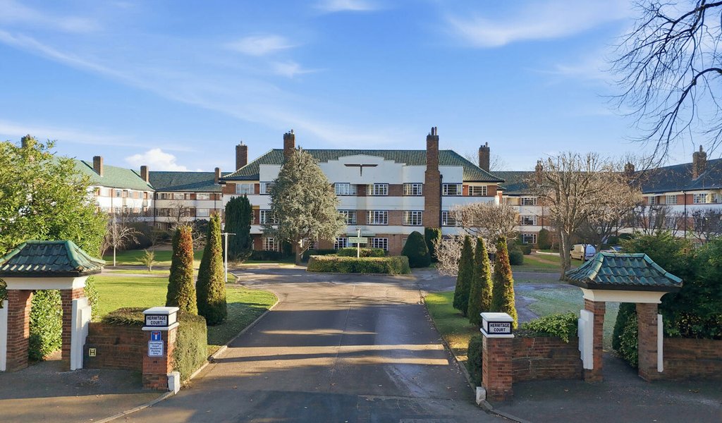 Hermitage Court, Woodford Road